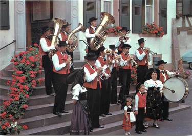 / CPSM FRANCE 67 "Dambach la ville" / GROUPE FOLKLORIQUE