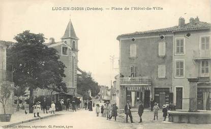 CPA  FRANCE 26   "Luc en Diois, place de l'Hotel de ville"