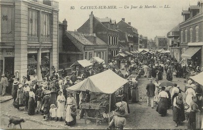 CPA FRANCE 80 "Cayeux sur Mer, un jour de Marché"