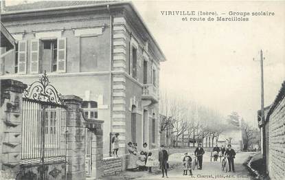 / CPA FRANCE 38 "Viriville, groupe scolaire et groupe de Marcilloles"
