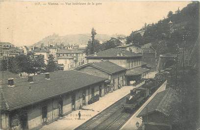 / CPA FRANCE 38 "Vienne, vue intérieure de la gare"