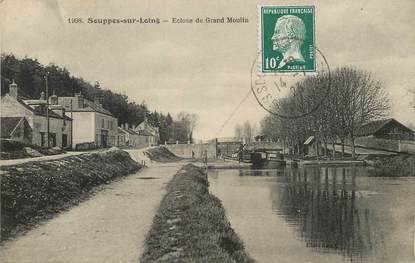 CPA FRANCE 77 "Souppes sur Loing, Ecluse de Grand Moulin" / PÉNICHE / BATELLERIE 