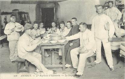 / CPA FRANCE 74 "Annecy, 30ème régiment d'infanterie, la soupe"