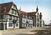 67 Ba Rhin / CPSM FRANCE 67 "Marckolsheim, rue du Maréchal Foch et l'hôtel de ville"