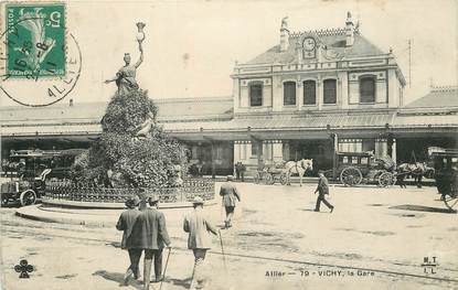 CPA FRANCE 03 "Vichy, la gare"