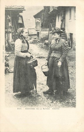 / CPA FRANCE 74 "Châtel, costumes de la Savoie"