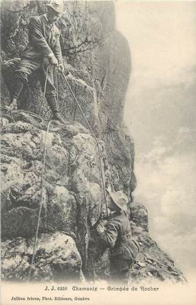 / CPA FRANCE 74 "Chamonix, grimpée de Rocher"