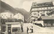 74 Haute Savoie / CPA FRANCE 74 "Chamonix, la rue Nationale et la Flégère"