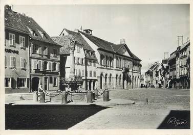 / CPSM FRANCE 67 "Molsheim,  place de la mairie "