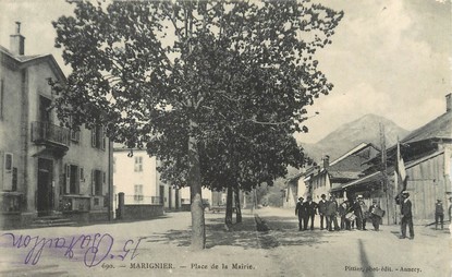 / CPA FRANCE 74 "Marignier, place de la mairie"