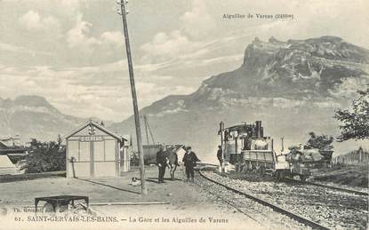 / CPA FRANCE 74 "Saint Gervais les Bains, la gare et les aiguilles de Varens"