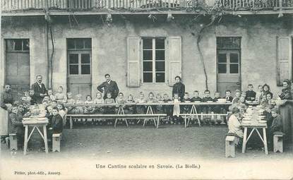 CPA FRANCE 73 "Une cantine scolaire en Savoie, La Biolle"