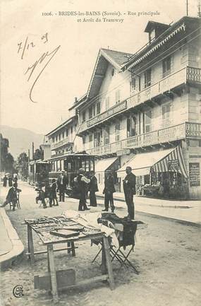 CPA FRANCE 73 "Brides les Bains, la rue principale et arrêt du Tramway"