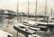 / CPSM FRANCE 74 "Evian Les Bains, le port et bateau de plaisance"