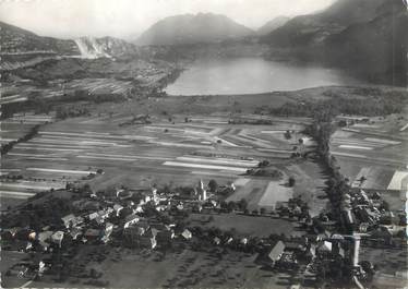 / CPSM FRANCE 74 "Doussard, vue générale aérienne et le lac d'Annecy"