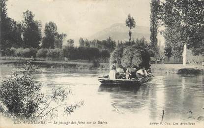 / CPA FRANCE 38 "Les Avenières, le passage des foins sur le rhône"