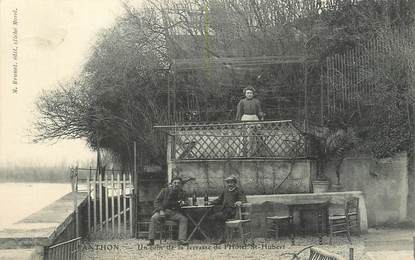 / CPA FRANCE 38 "Anthon, un coin de terrasse de l'hôtel Saint Hubert"