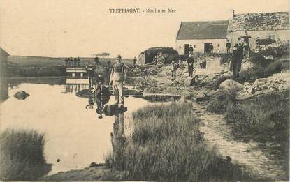 CPA FRANCE 29 "Treffiagat, moulin en mer"