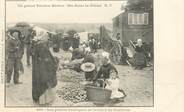 29 Finistere CPA FRANCE 29 "Sainte Anne la Palud, marchandes de fruits et bonbons"