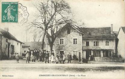 / CPA FRANCE 38 "Chanizieu de Courtenay, la place"
