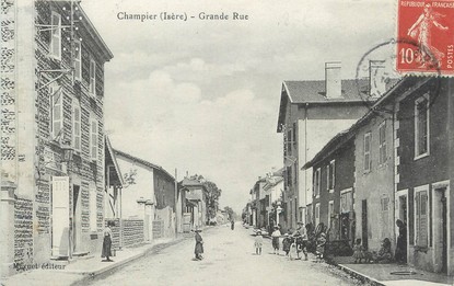 / CPA FRANCE 38 "Champier, grande rue"