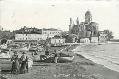 CPA FRANCE 83 "Saint Raphaël, le port et l'Eglise" / AQUA PHOTO