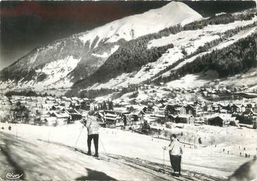 / CPSM FRANCE 74 "Morzine, vue générale et pointe de Nantaux"