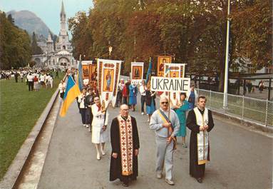     CPSM  UKRAINE "Procession des malades ukrainiens à Lourdes"