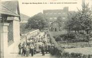 76 Seine Maritime CPA FRANCE 76 "Saint Léger du Bourg Denis, sortie des ouvriers de l'Etablissement Lavoisier"