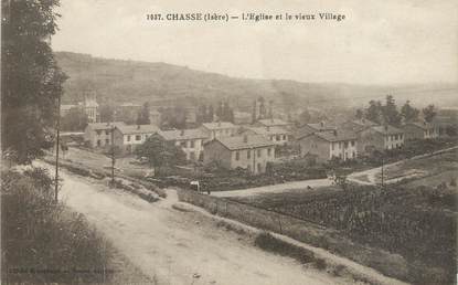 / CPA FRANCE 38 "Chasse, l'église et le vieux village"