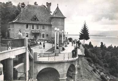 / CPSM FRANCE 74 "Thonon les Bains, la place du château et le lac Léman "