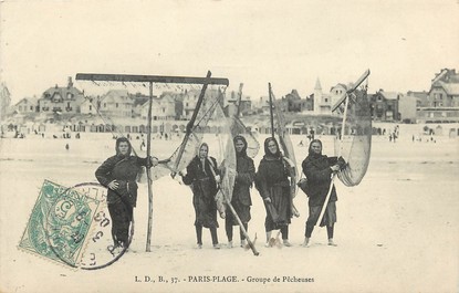 CPA FRANCE 62 "Le Touquet Paris Plage, groupe de pêcheuses"