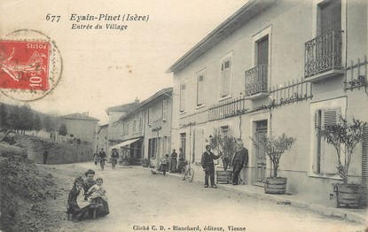 / CPA FRANCE 38 "Eyzin Pinet, entrée du village"