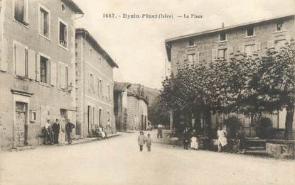 / CPA FRANCE 38 "Eyzin Pinet, la place "