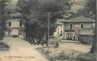 / CPA FRANCE 38 "La Forteresse, le village "