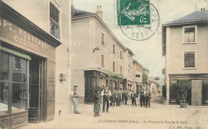 / CPA FRANCE 38 "Grand Lemps, la place et la rue de la Gare"