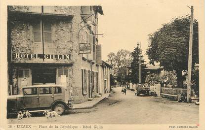 / CPA FRANCE 38 "Izeaux, place de la République, hôtel Gillin"