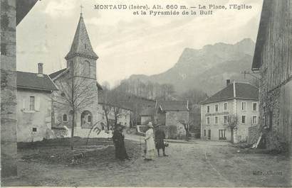 / CPA FRANCE 38 "Montaud, la place, l'église et la Pyramide de la Buff"