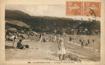 CPA FRANCE 83 "Le Lavandou, la plage à l'heure du bain"