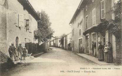 / CPA FRANCE 38 "Pact, grande rue"