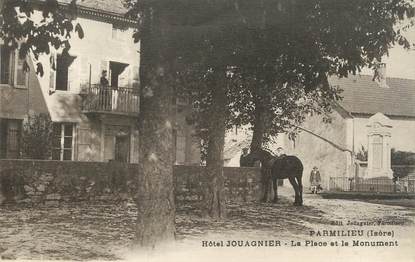 / CPA FRANCE 38 "Parmilieu, Hôtel Jouagnier, la place et le monument"