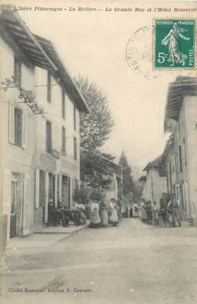 CPA FRANCE 38 "La Rivière, la grande rue et l'hôtel Romeyer"