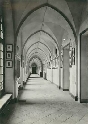 / CPSM FRANCE 78 "Versailles, école Sainte Geneviève, le cloître"