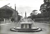 78 Yveline / CPSM FRANCE 78 "Le Vésinet, place de la Fontaine"