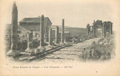 CPA ARCHEOLOGIE "Ruines romaines de Timgad, voie triomphale"