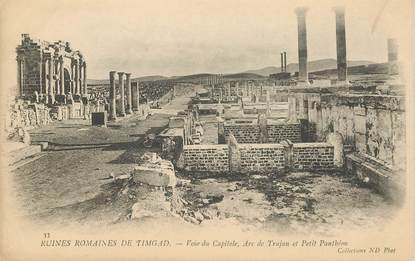 CPA ARCHEOLOGIE "Ruines romaines de Timgad, voie du Capitole"