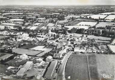 / CPSM FRANCE 79 "Saint Aubin Le Cloud, vue aérienne de l'ensemble du Bourg"