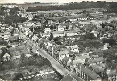 / CPSM FRANCE 80 "Flixecourt, rue Gambetta et l'usine Saint Frère"