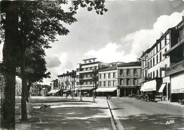 / CPSM FRANCE 81 "Gaillac, place de la libération"