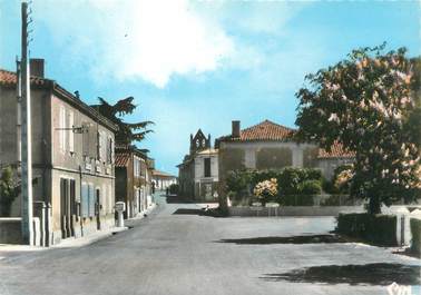 / CPSM FRANCE 82 "Saint Sardos, la mairie et les écoles"